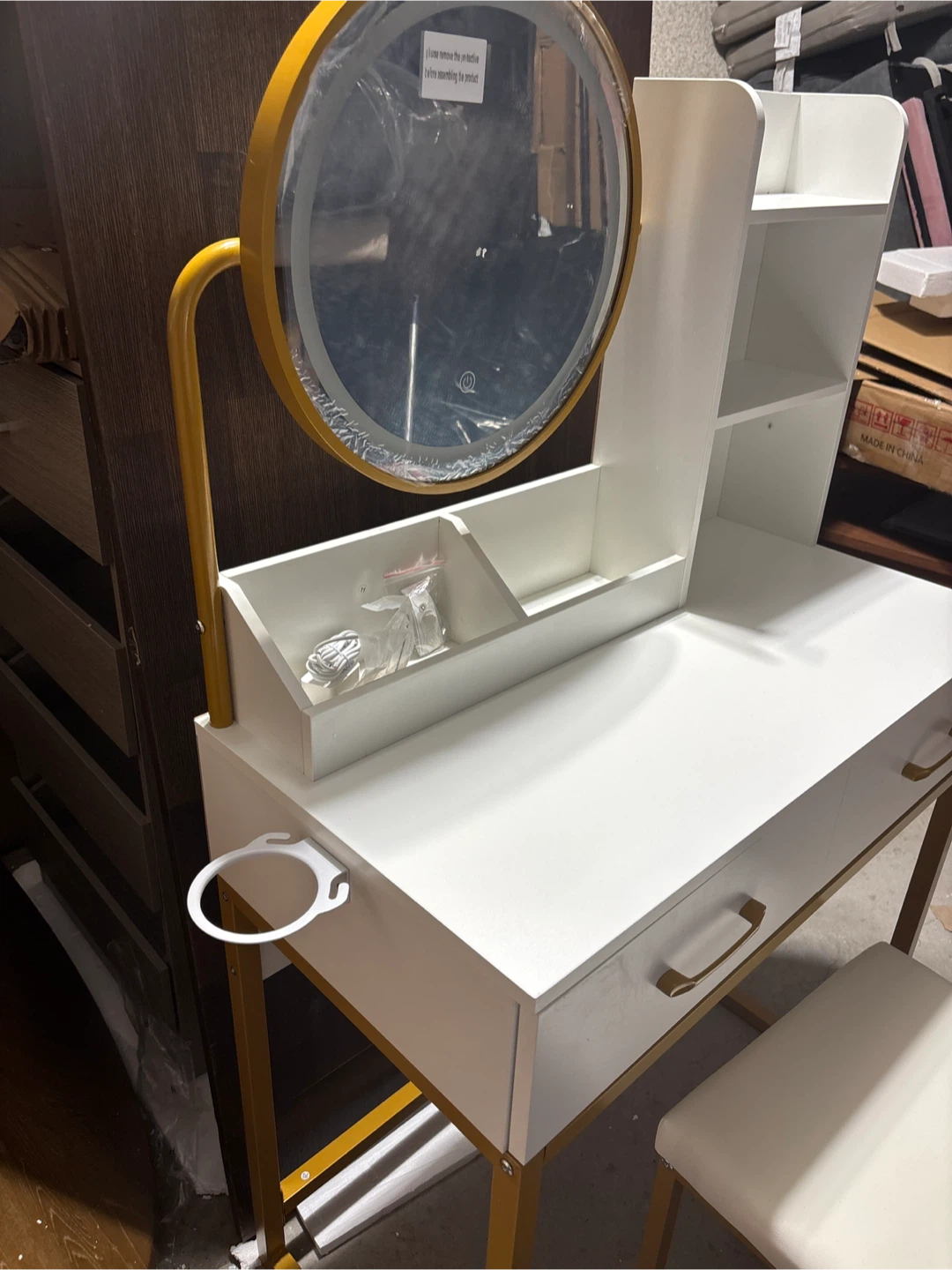 White and Gold Vanity Table with LED Mirror and Stool - photo 3