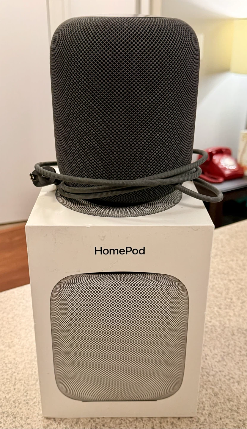 Apple HomePod (1st Gen) - Space Gray
