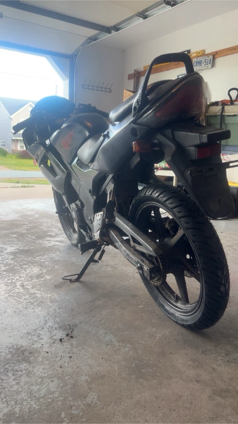 2007 Honda CBR 125r - photo 2