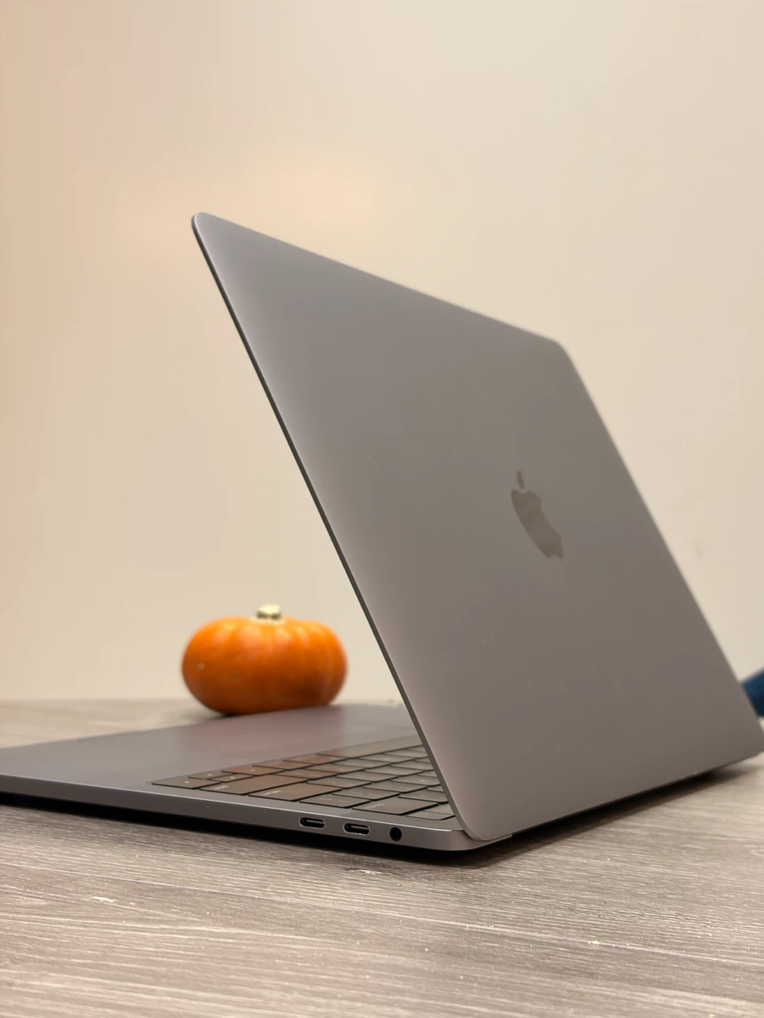 MacBook Pro (Retina, 13-inch, 2018) — i5 / 500GB / Touch Bar - photo 3