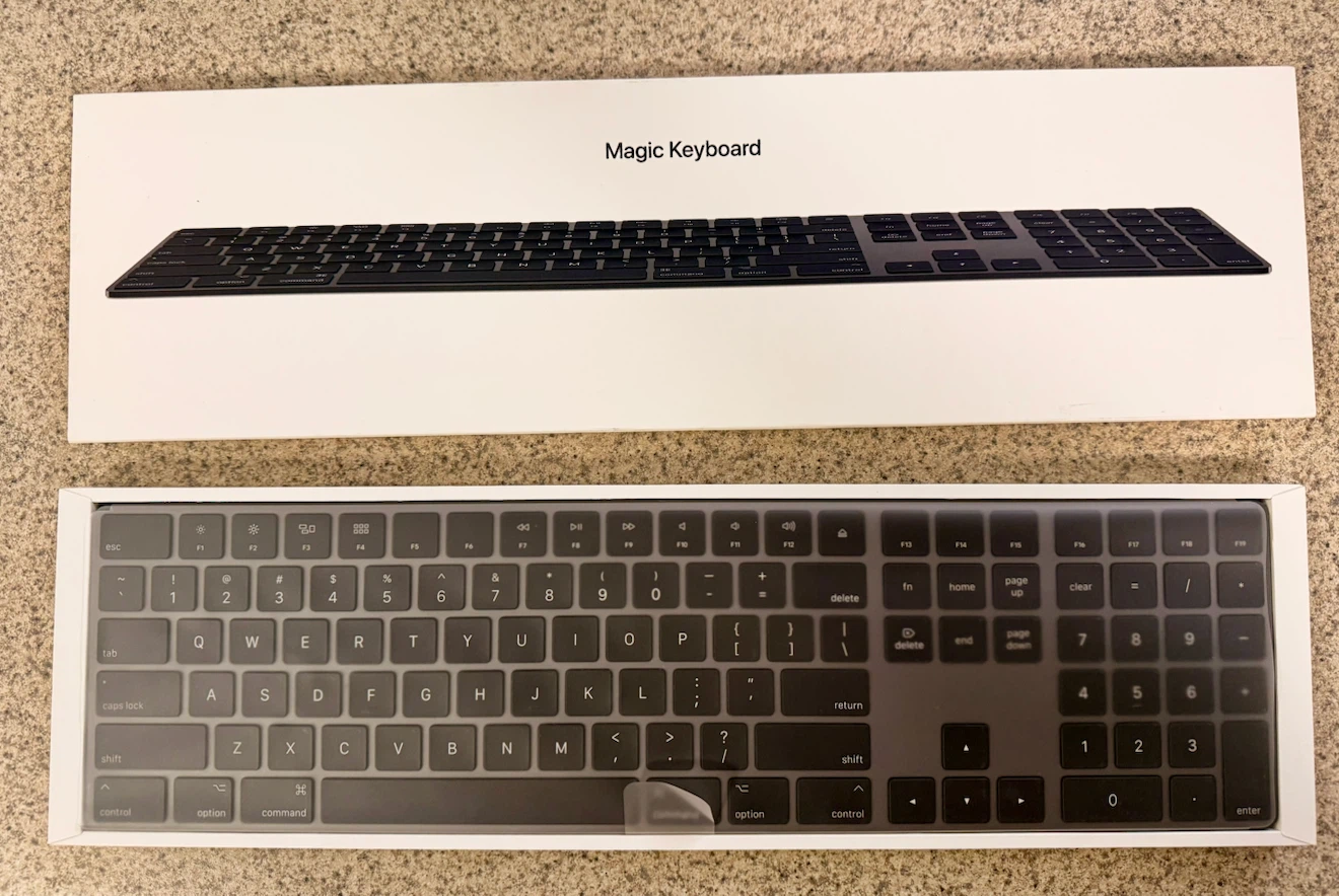 Apple Magic Keyboard with Numeric Keypad - Space Gray