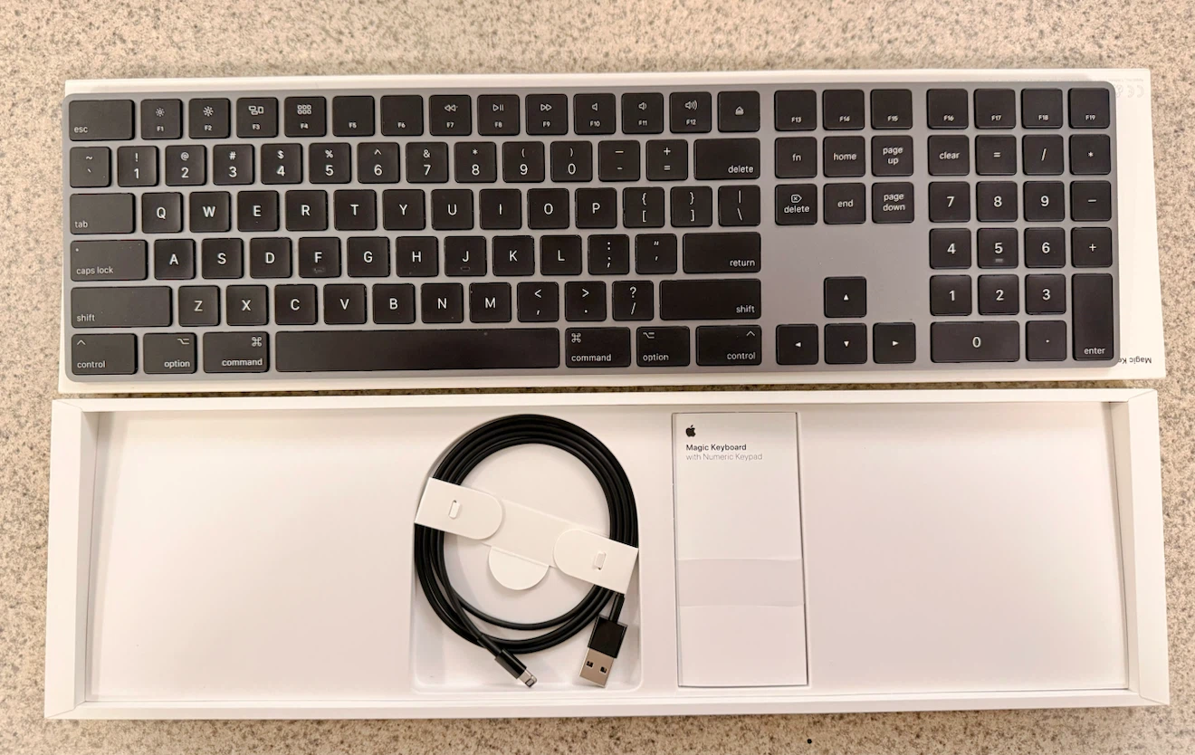 Apple Magic Keyboard with Numeric Keypad - Space Gray - photo 2