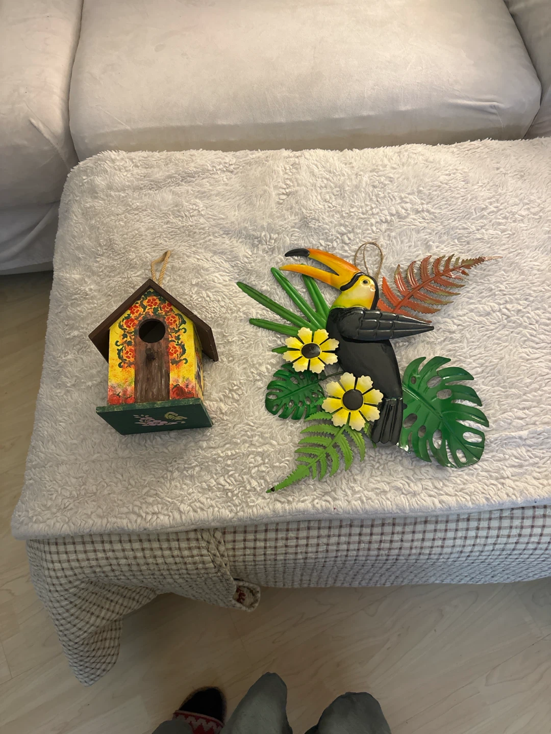 Birdhouse and toucan wall decor set