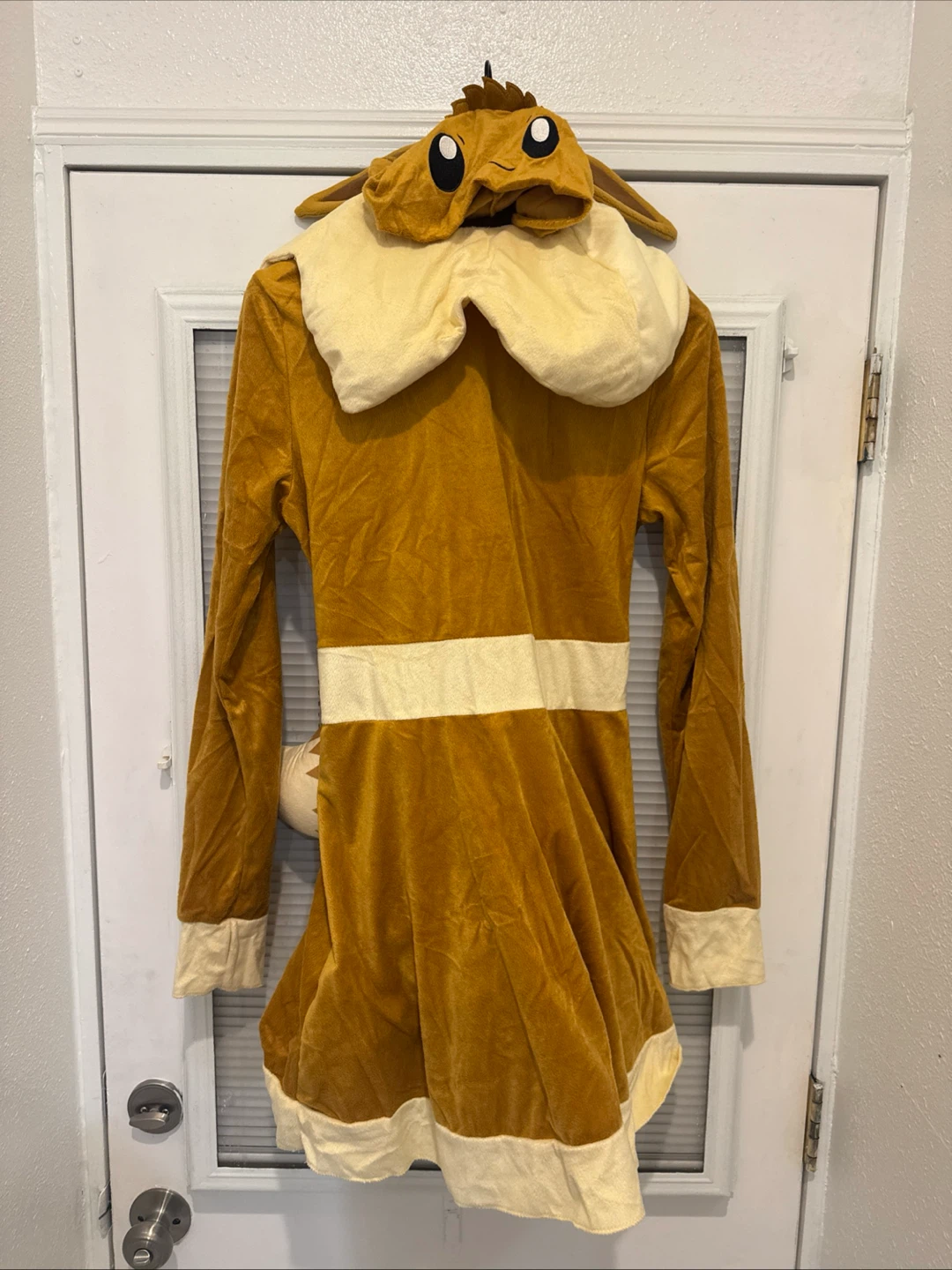 Pokemon Eevee Deluxe Costume Size M - photo 2