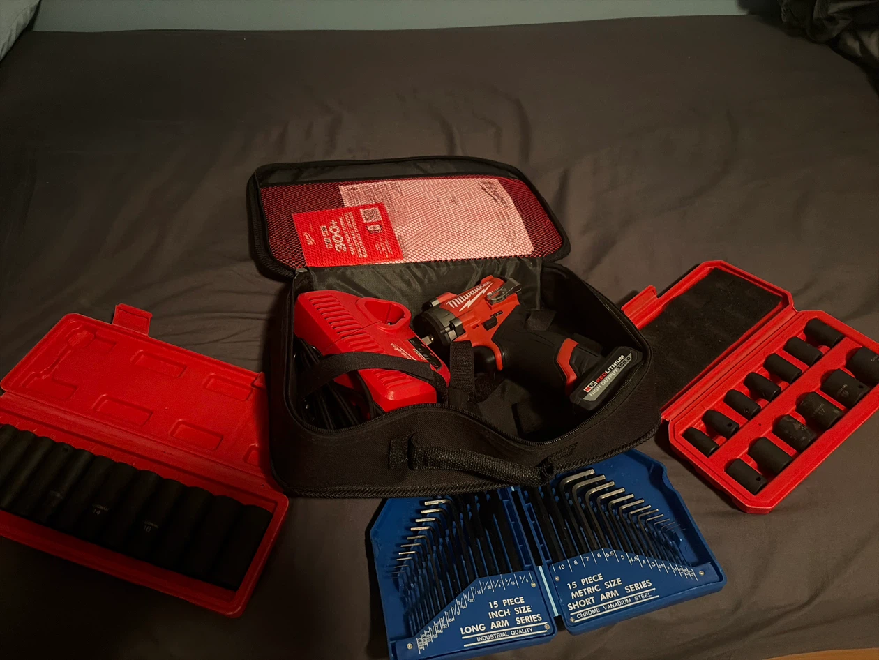 Milwaukee M12 FUEL Impact Wrench Kit
