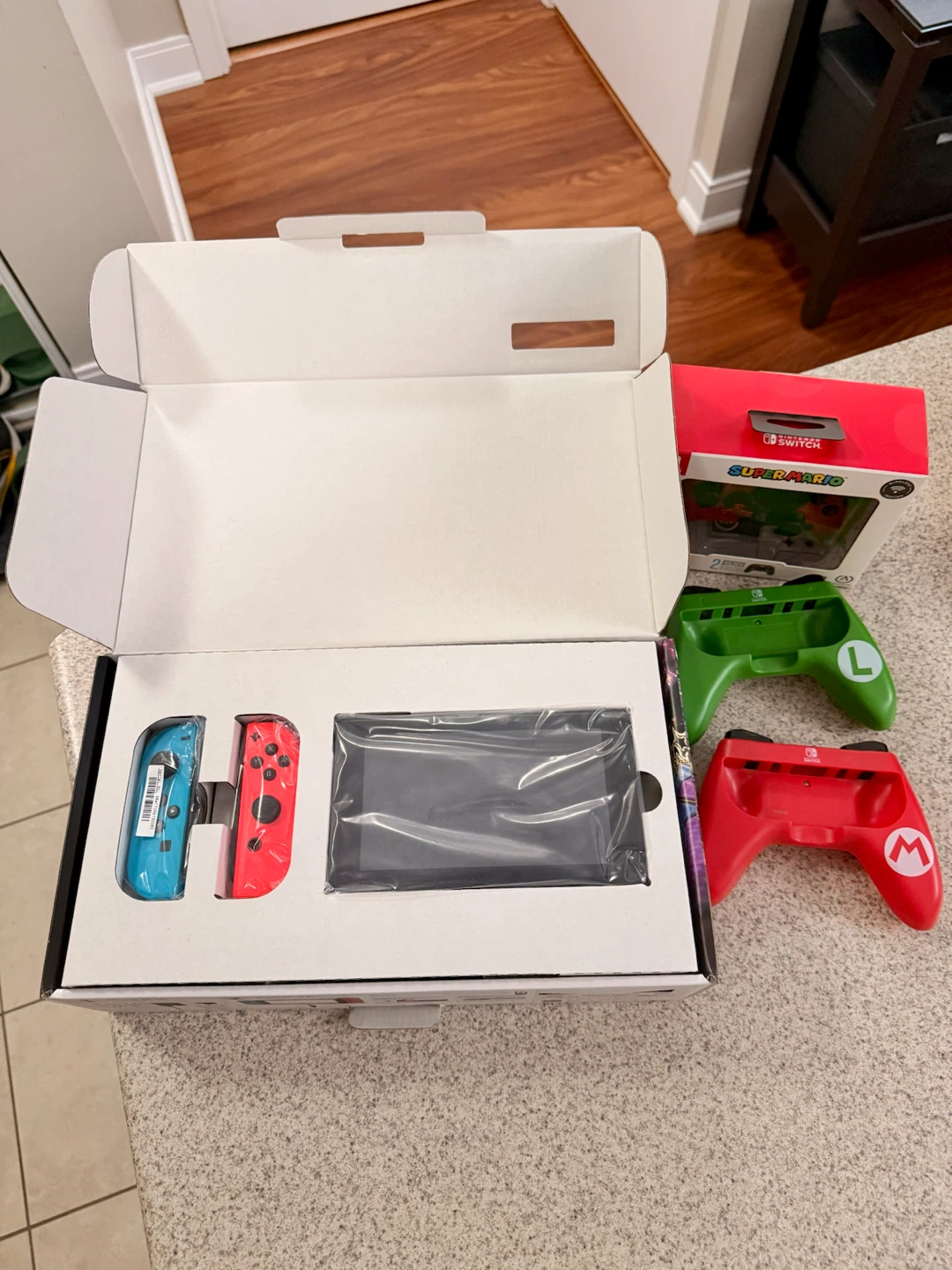 Nintendo Switch Bundle - Mario Accessories + 128GB microSD Card - photo 3