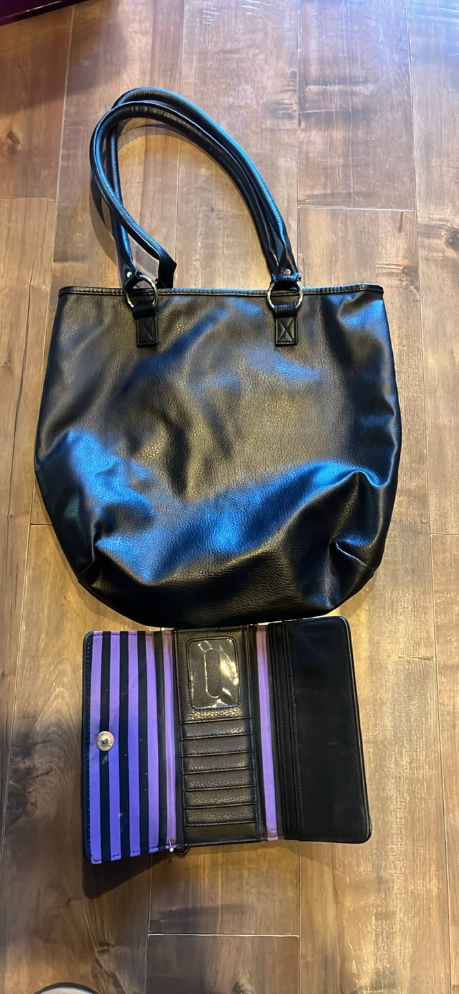Loungefly Skull Tote Bag and Wallet Set - photo 4