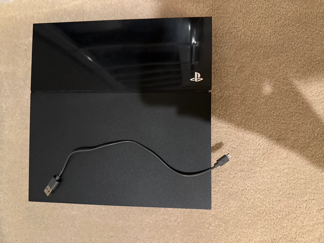 Ps4 with cable and controller - photo 3