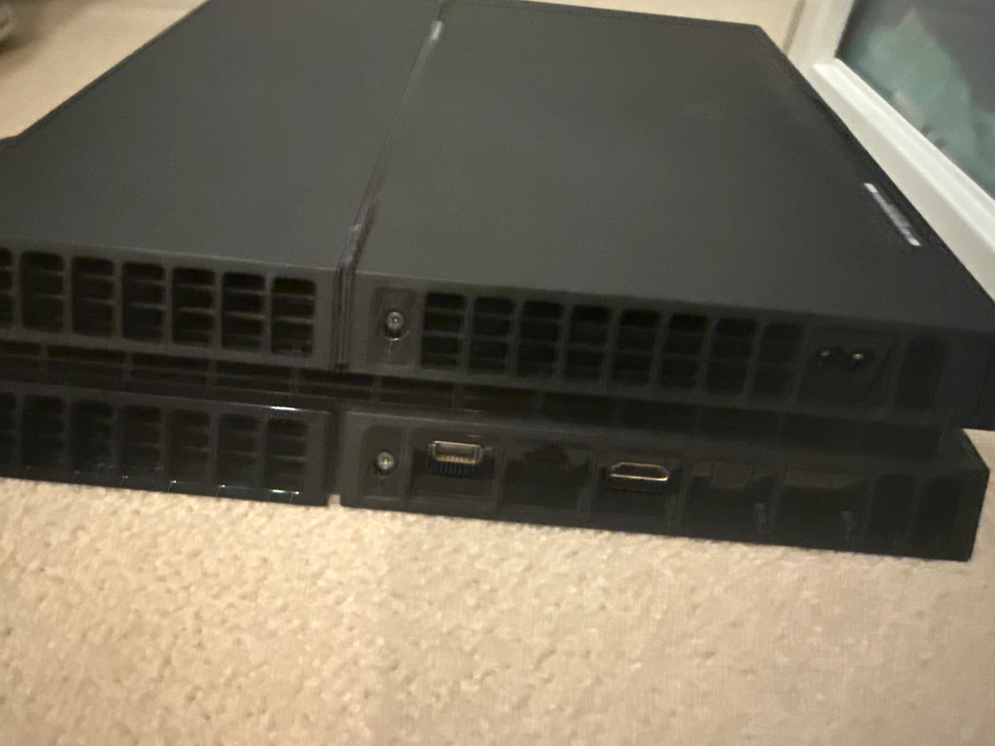 Ps4 with cable and controller - photo 4