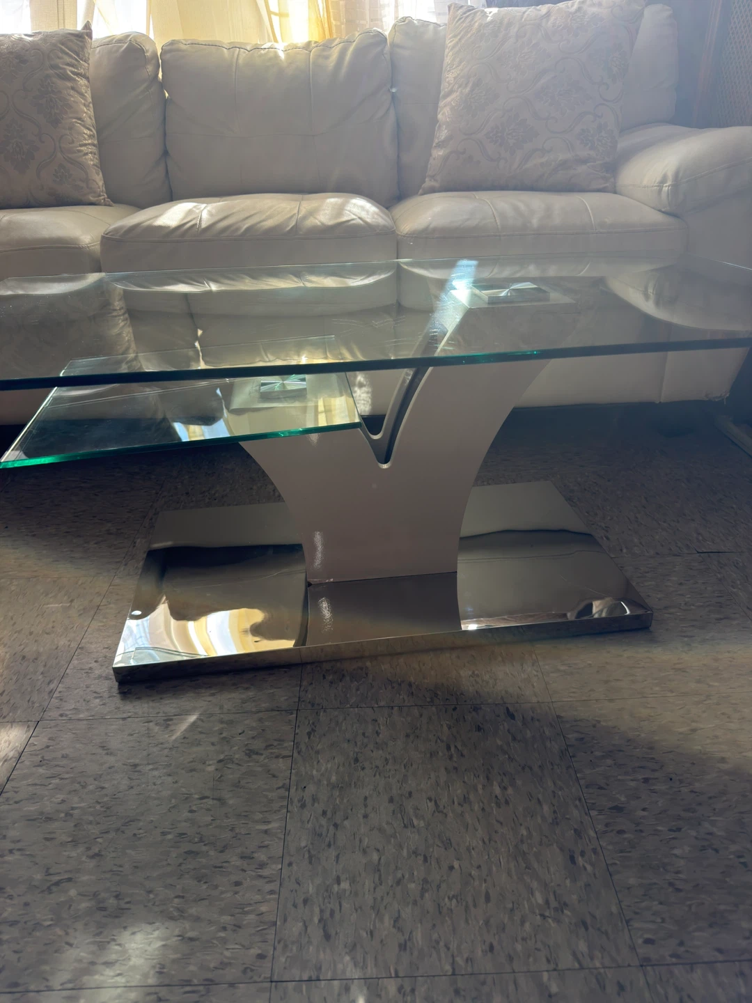 Modern Glass Coffee Table - photo 2
