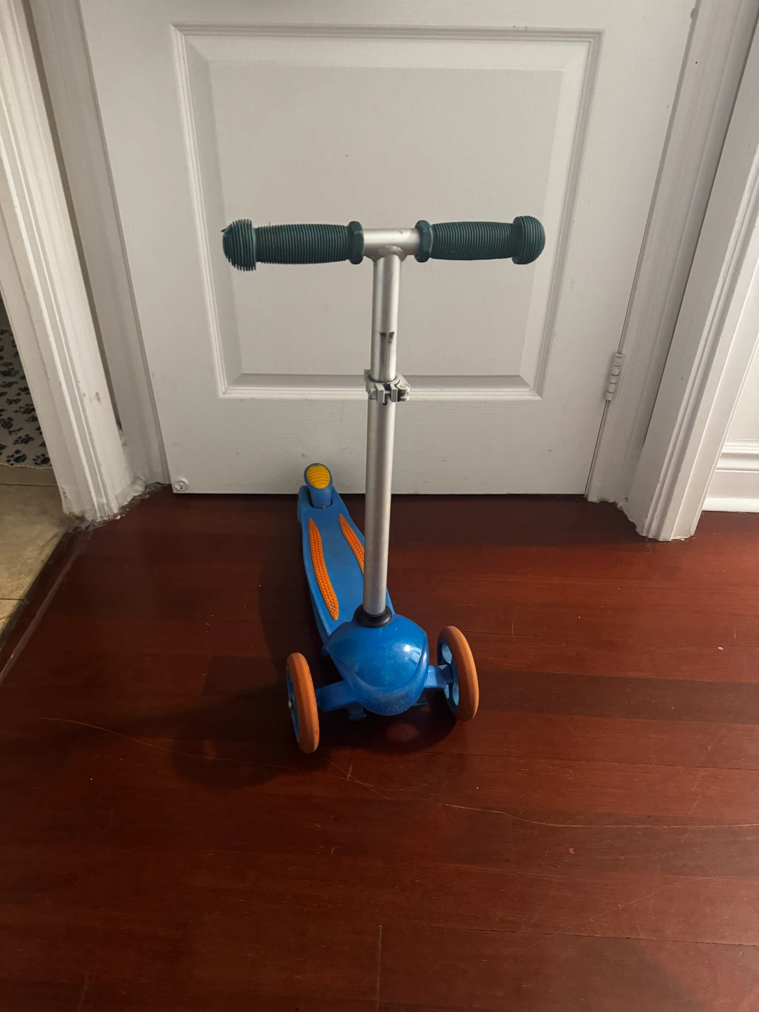 Hudora Flitzkids 3-Wheel Scooter
