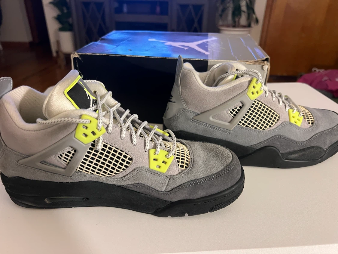 Air Jordan 4 Retro SE GS Cool Grey Volt - photo 3