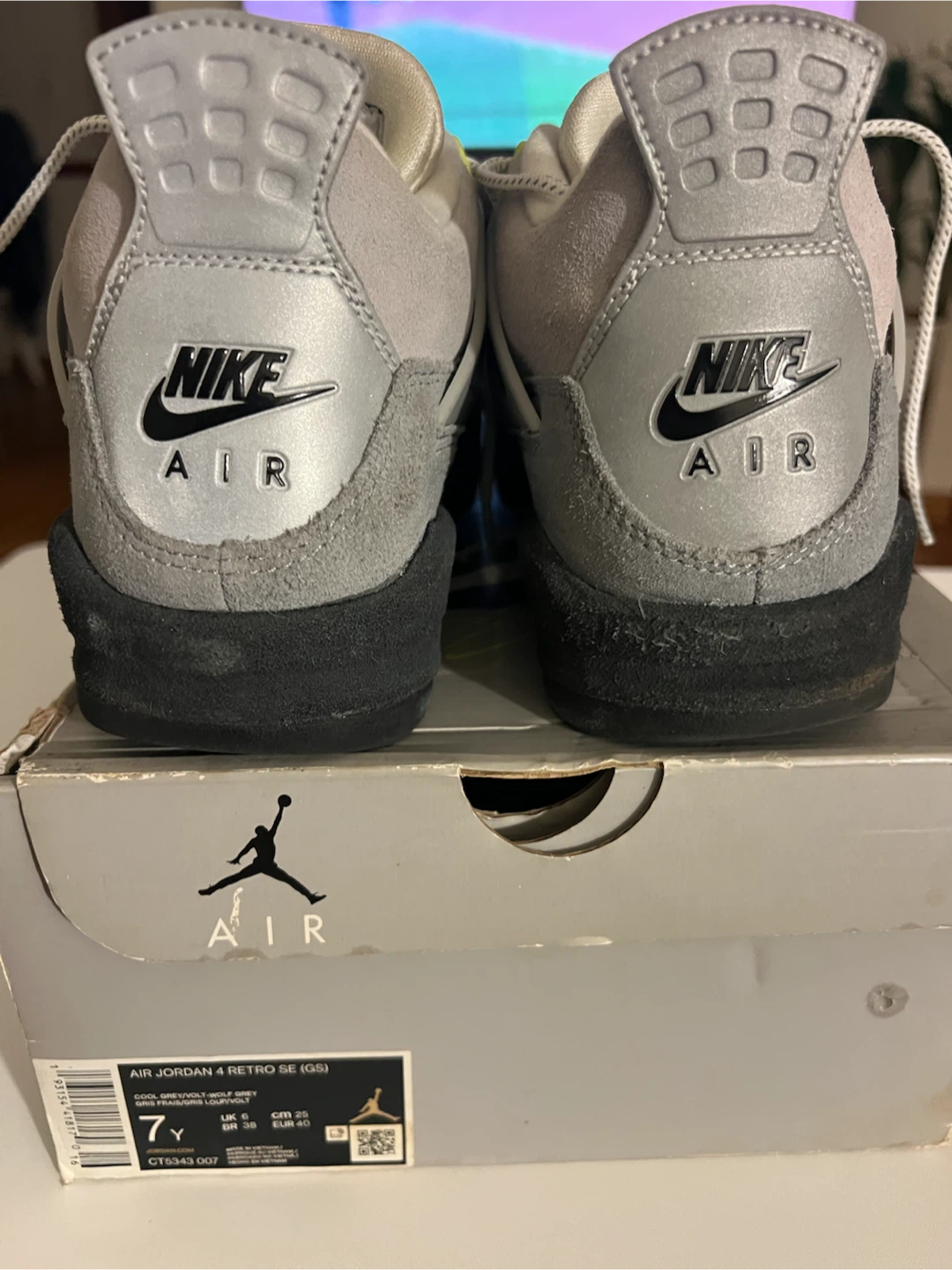 Air Jordan 4 Retro SE GS Cool Grey Volt - photo 5
