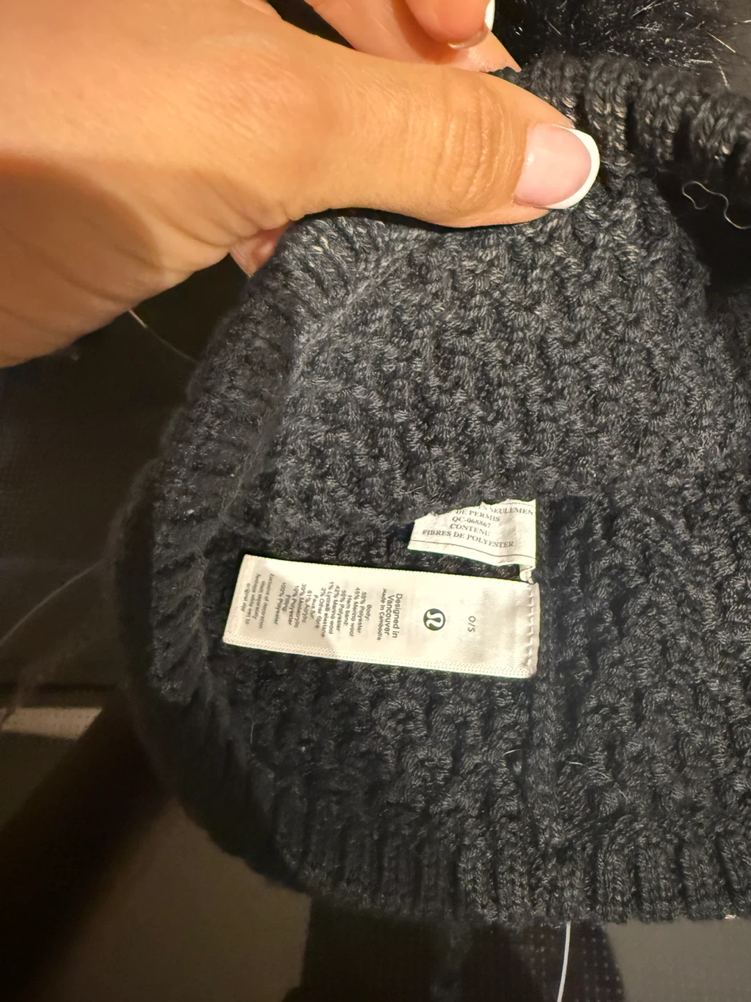 Lululemon Black Pom Pom Beanie - photo 2