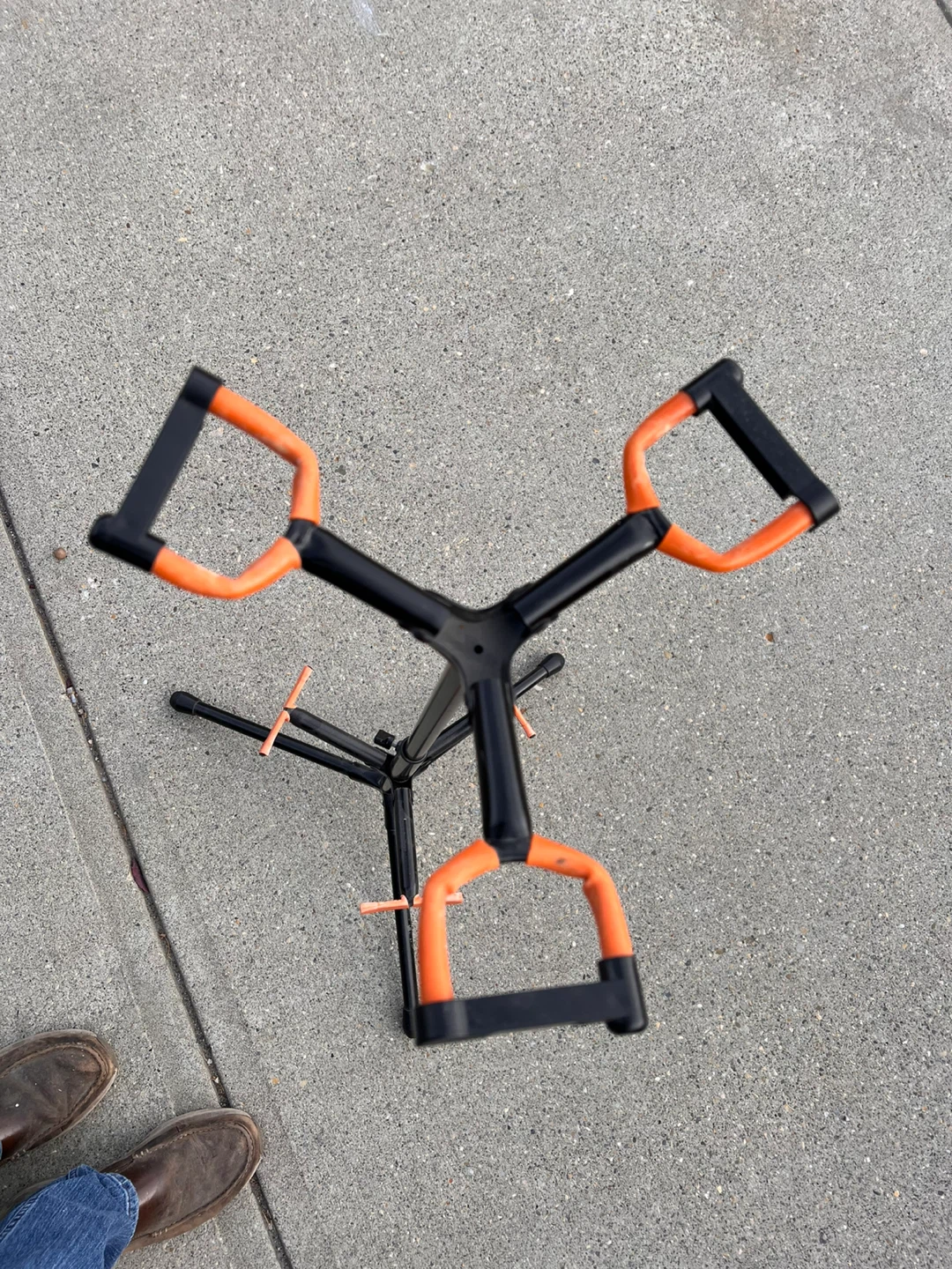 Triple guitar stand
