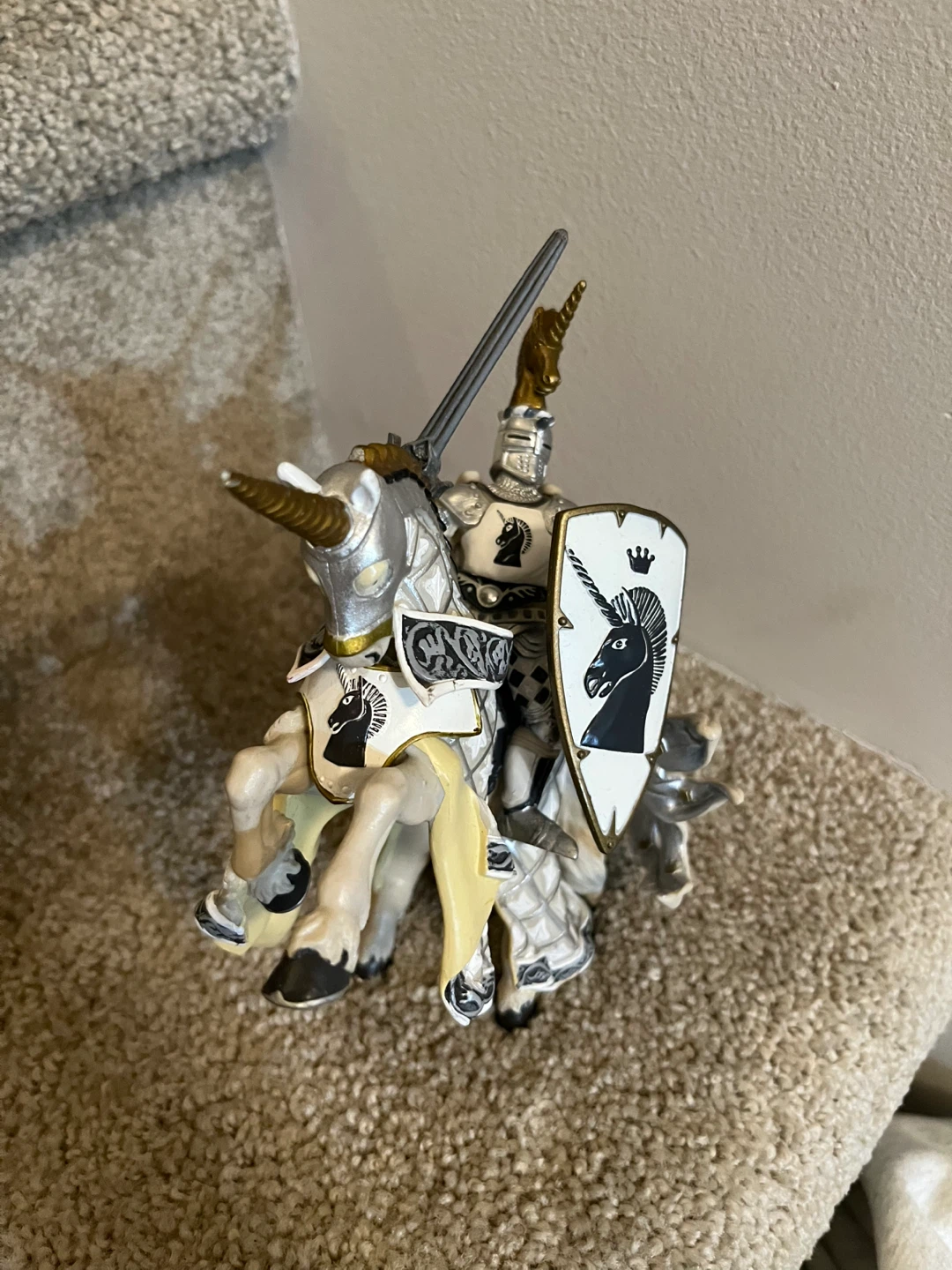 Schleich Unicorn Knight Figure - photo 3