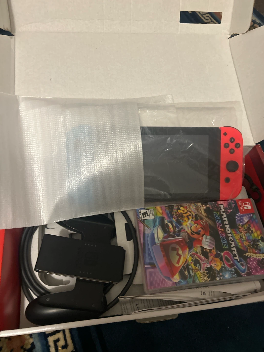 Nintendo Switch Console with Mario Kart 8 Deluxe - photo 2