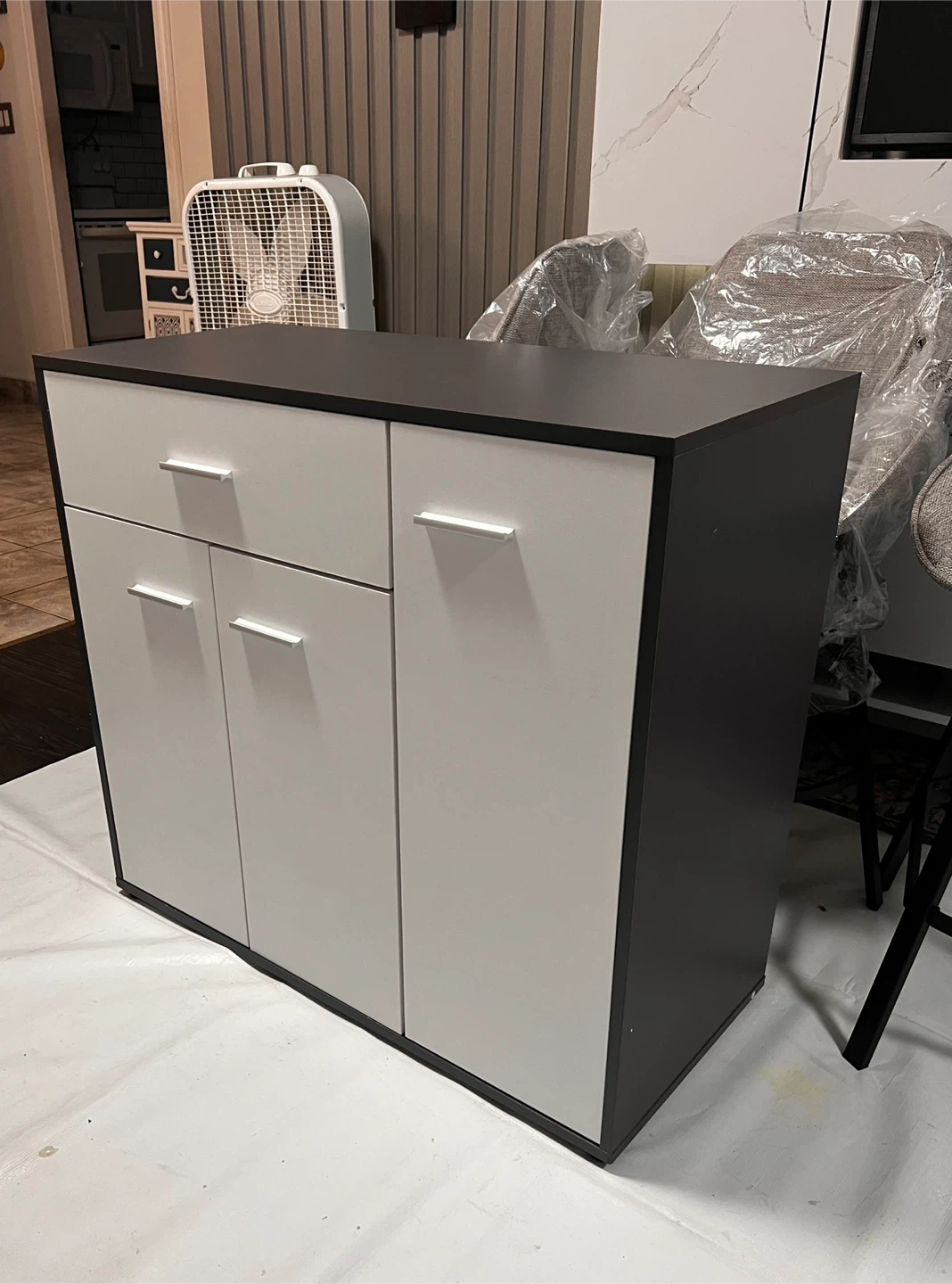 Modern Storage Cabinet with Drawer and Doors