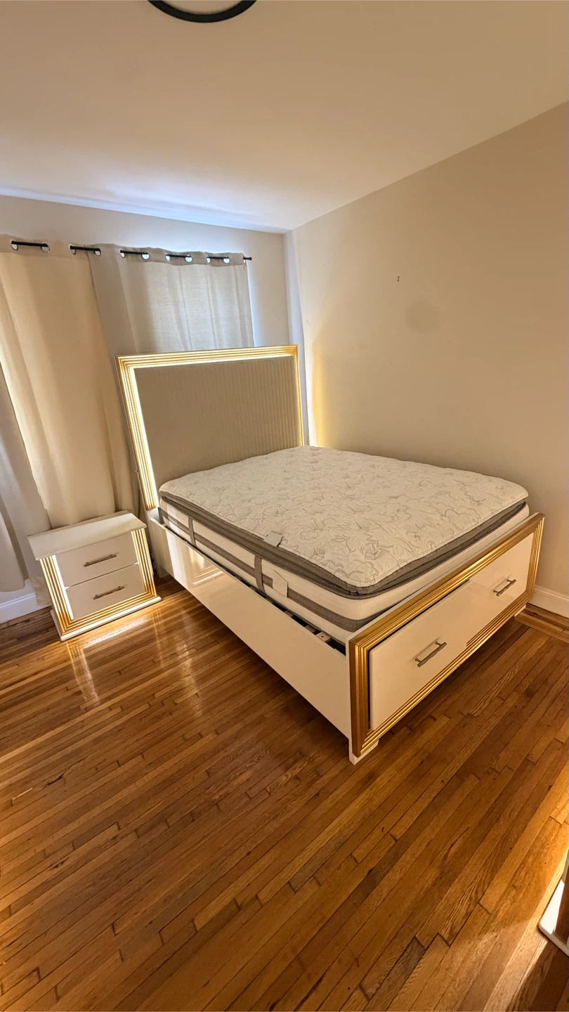 Obsession 5-Piece Queen Bedroom Set with LED
