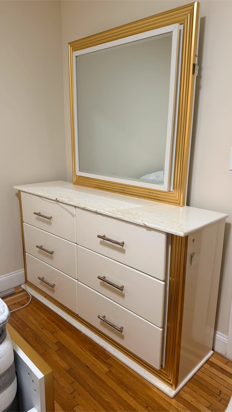 Obsession 5-Piece Queen Bedroom Set with LED - photo 4