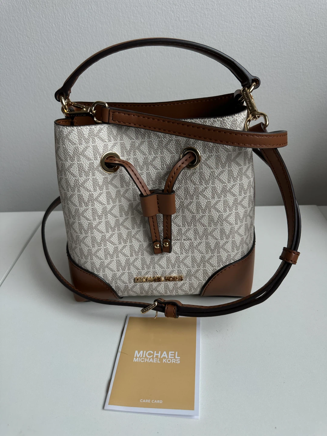 Michael Kors Mercer Small Logo Bucket Bag - photo 5