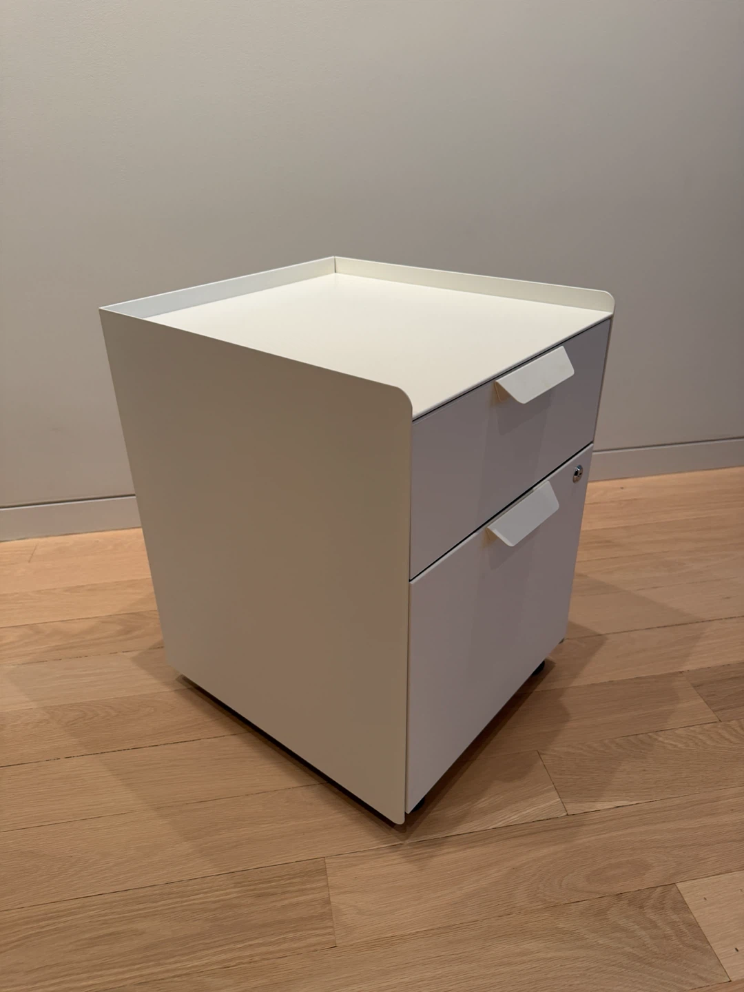 IKEA TROTTEN White Filing Cabinet with Keys - photo 2