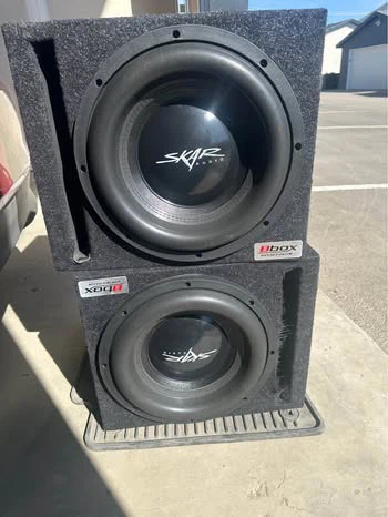 Skar Audio Subwoofers in Ubox Enclosure
