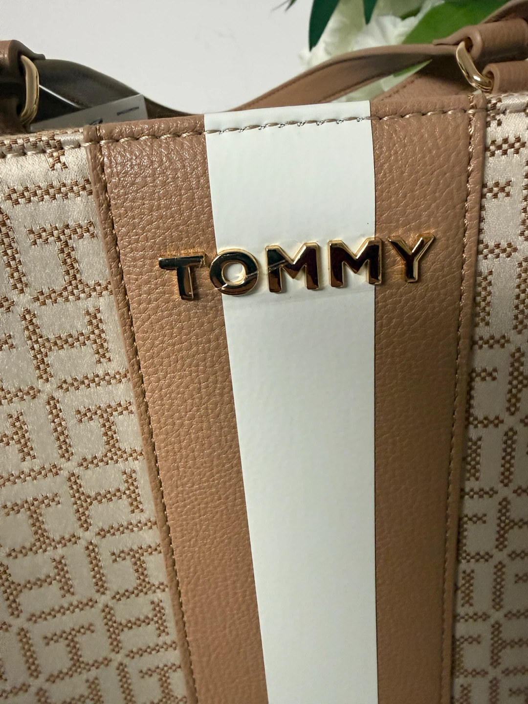 Tommy Hilfiger Monogram Tote Bag - photo 5