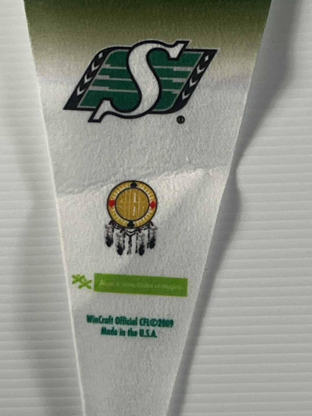 Saskatchewan Roughriders Travel Mug and Stevie Baggs Pennant - photo 5