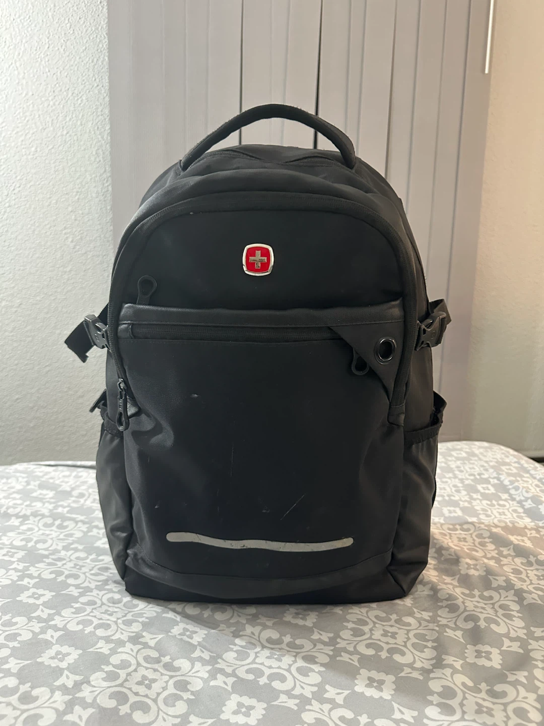 SwissGear Black Backpack with USB Port - photo 2