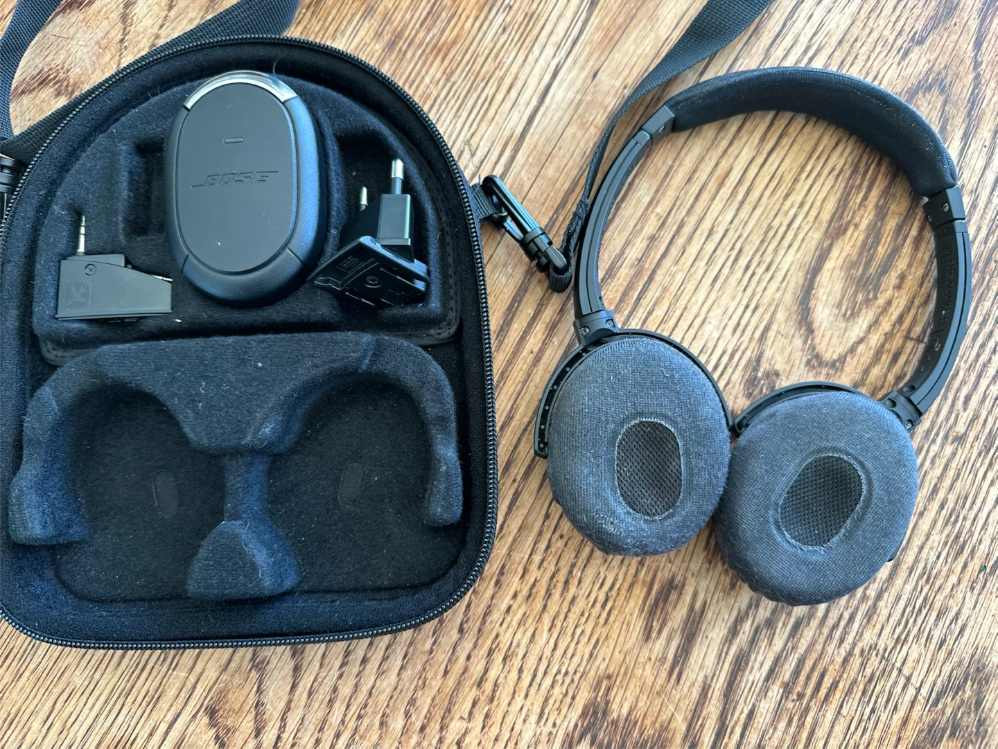 Bose QuietComfort Headphones with Case - photo 3