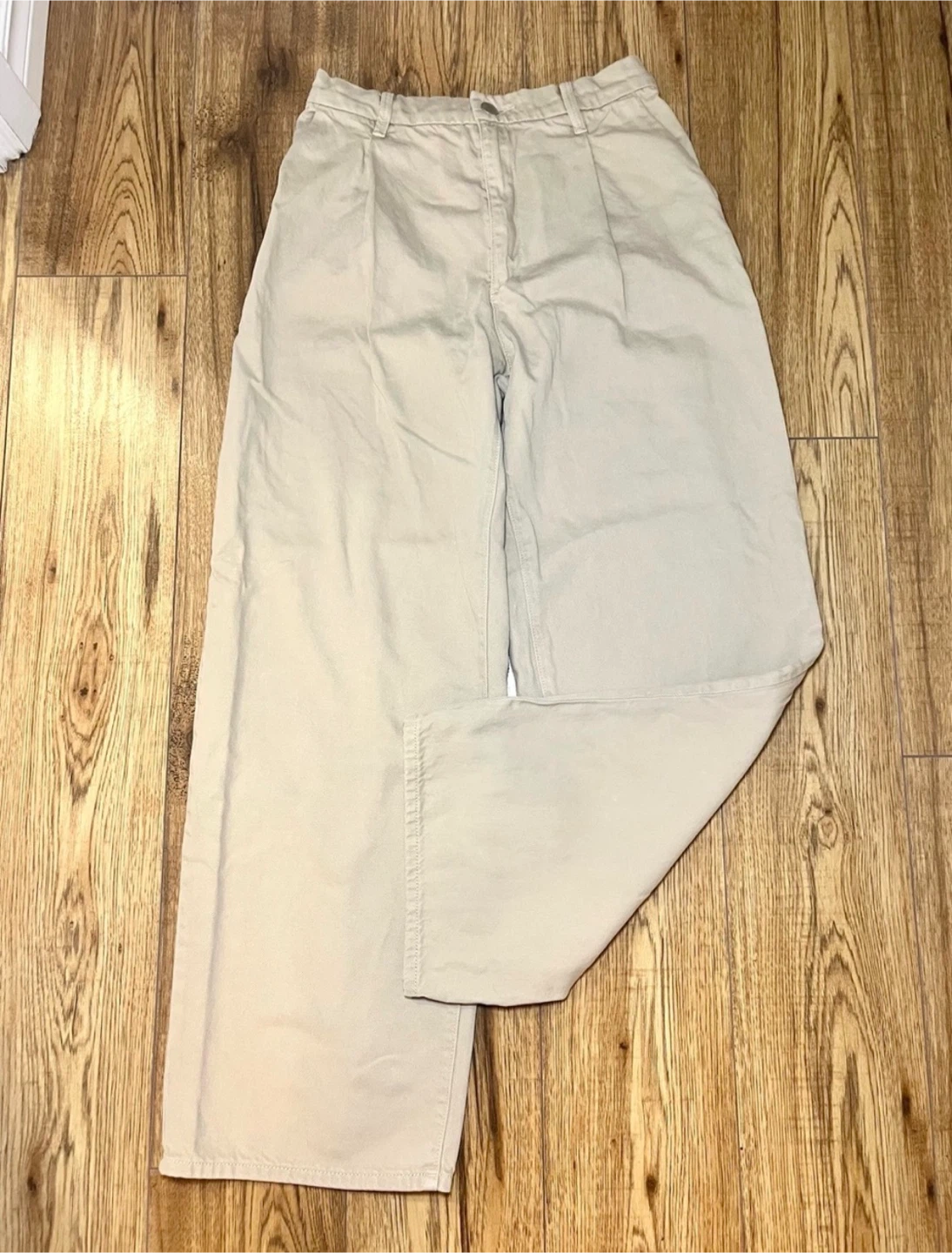 Uniqlo High-Waisted Pleated Wide-Leg Pants (Beige) - Size Small