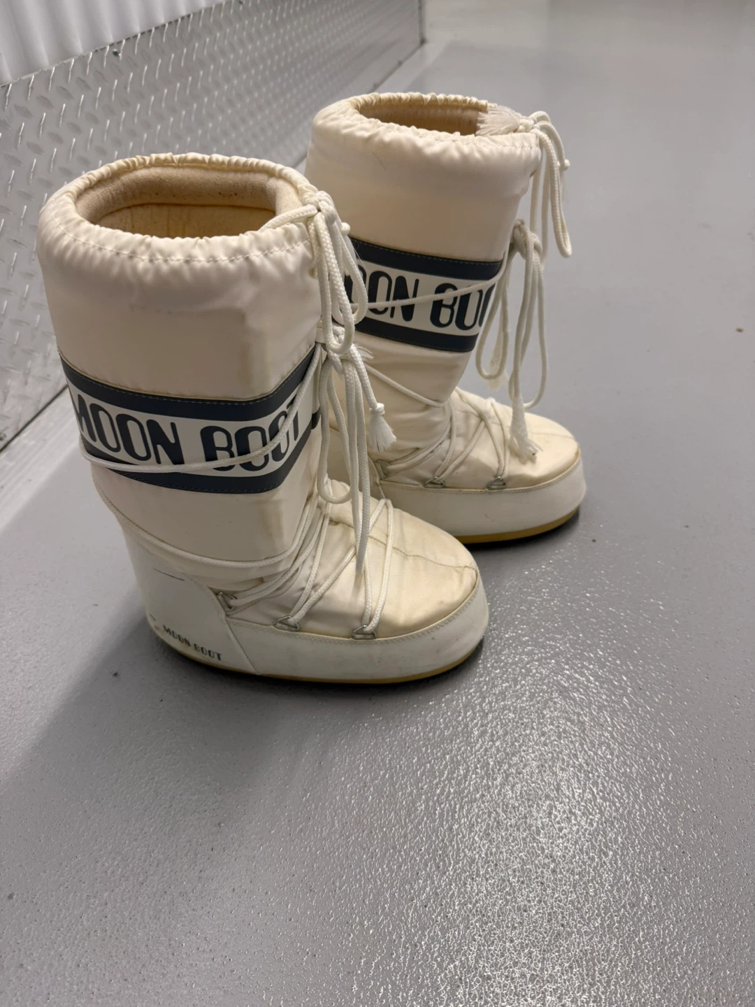 White Moon Boot winter boots