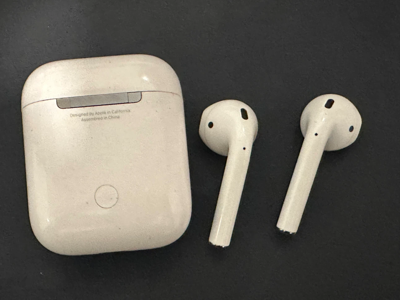 Apple AirPods with Charging Case