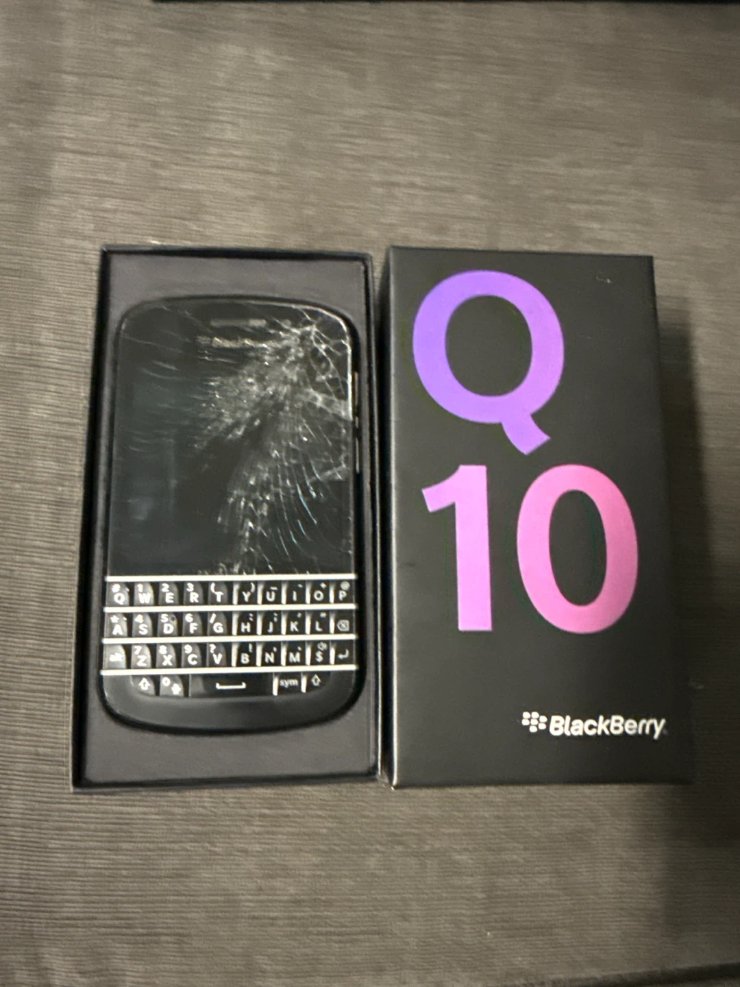 BlackBerry Q10 Smartphone