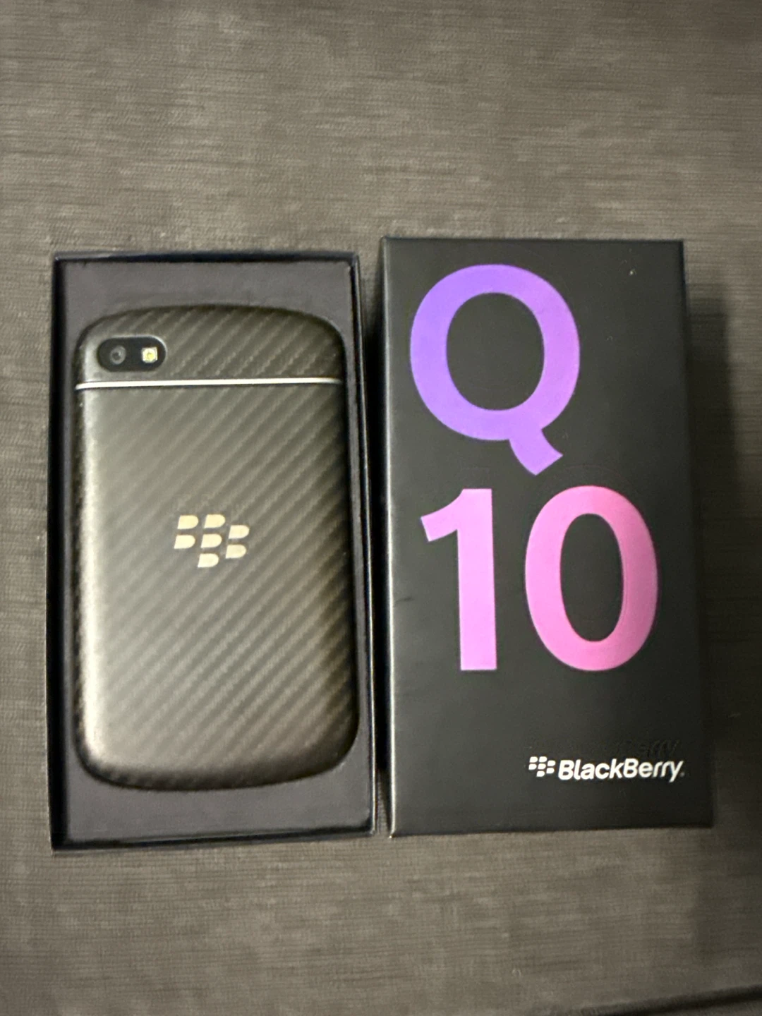 BlackBerry Q10 Smartphone - photo 2