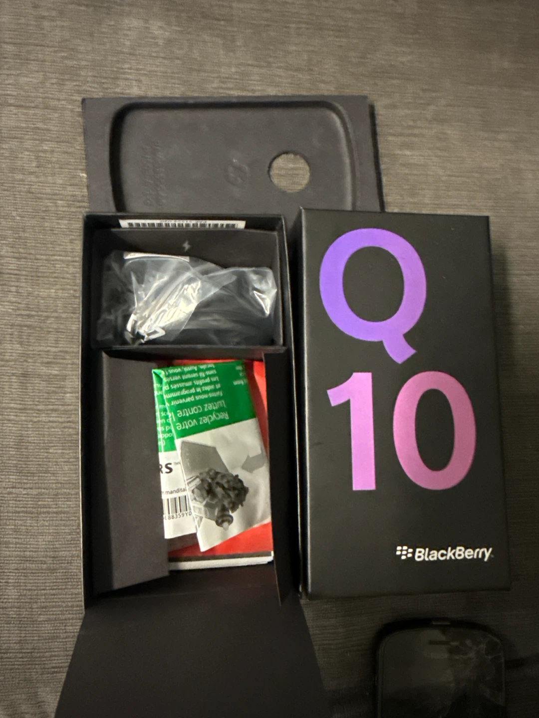 BlackBerry Q10 Smartphone - photo 3