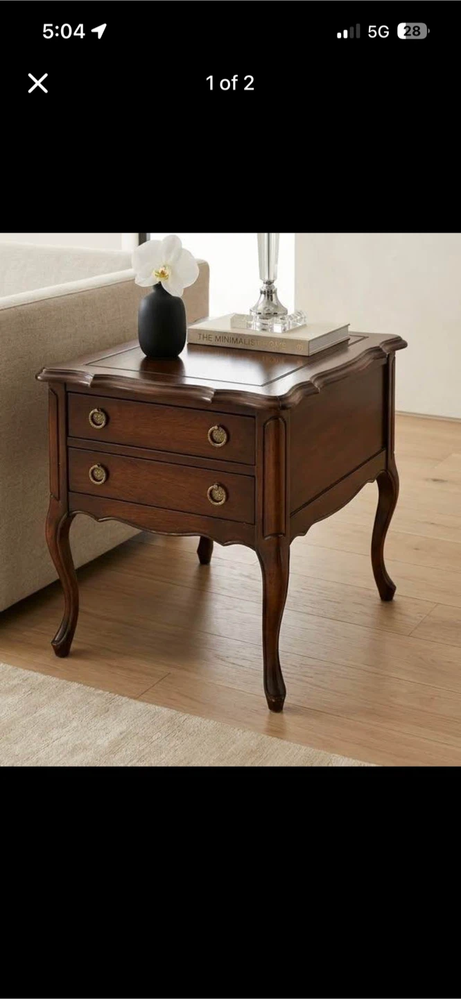 Traditional Style Wooden End Table
