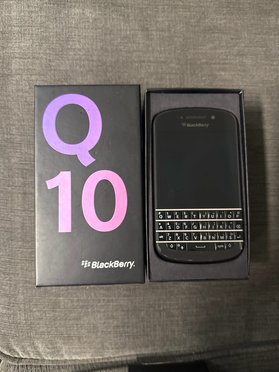 BlackBerry Q10 Smartphone in Black