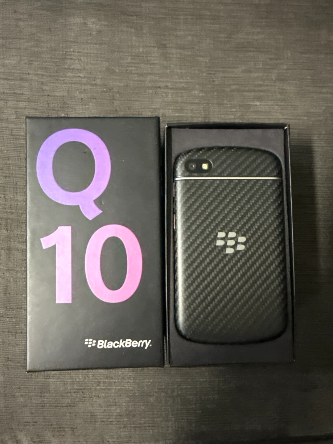 BlackBerry Q10 Smartphone in Black - photo 2