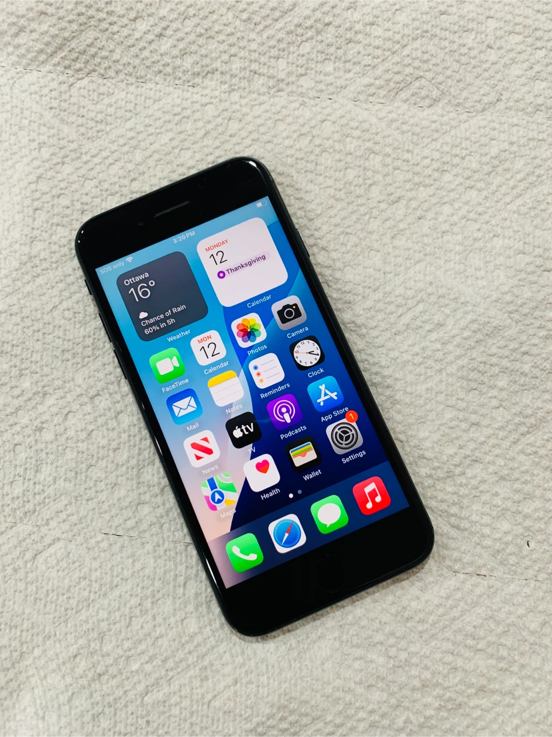 Iphone SE 3rd gen - photo 2