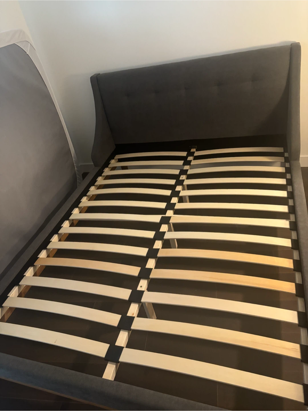 Structube MUROL Queen Bed Frame – Dark Grey – $250 - photo 5