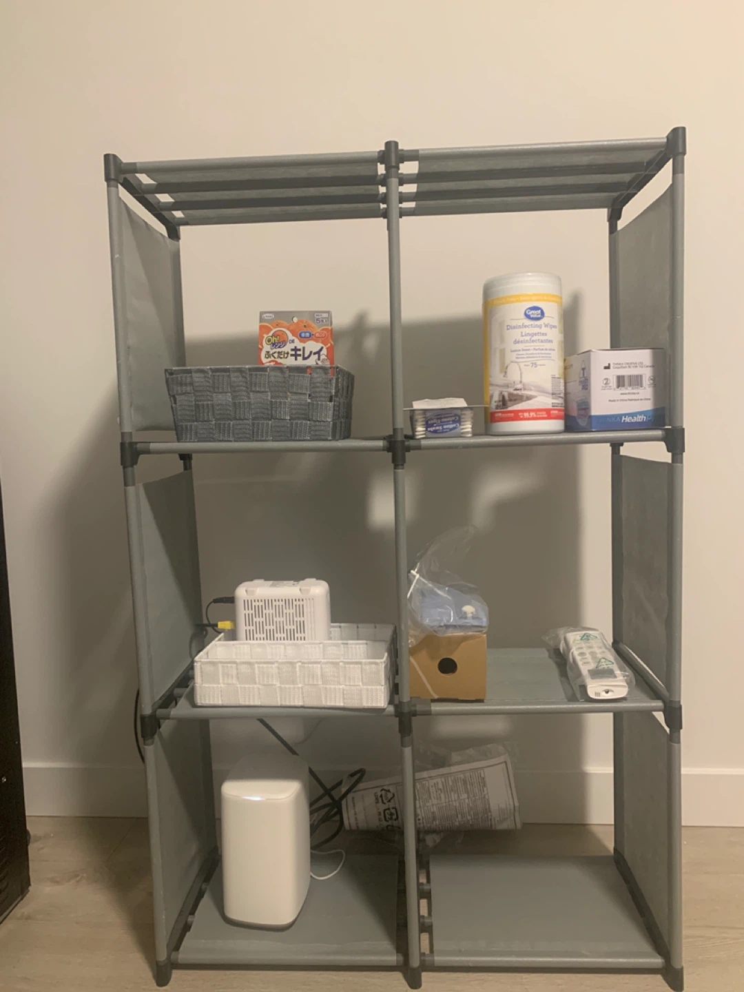 Storage rack / storage shelf