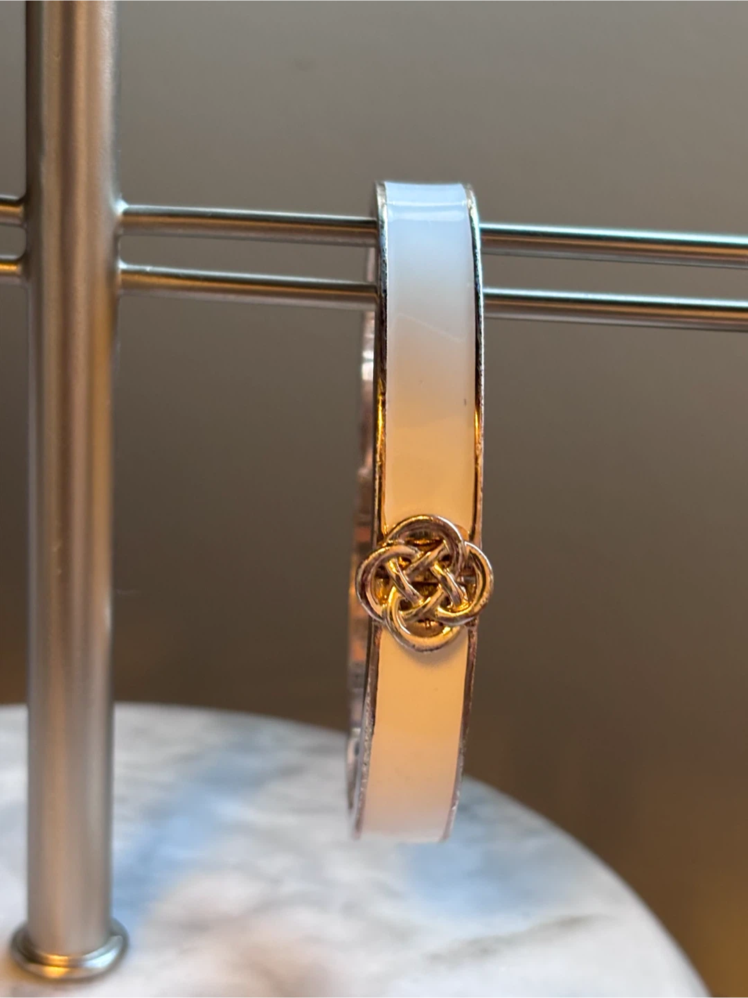 Cream and Gold Tone Bangle Bracelet - photo 2