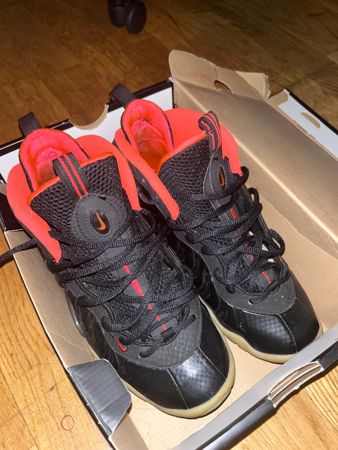 Nike Air Foamposite Pro Black and Red - photo 2