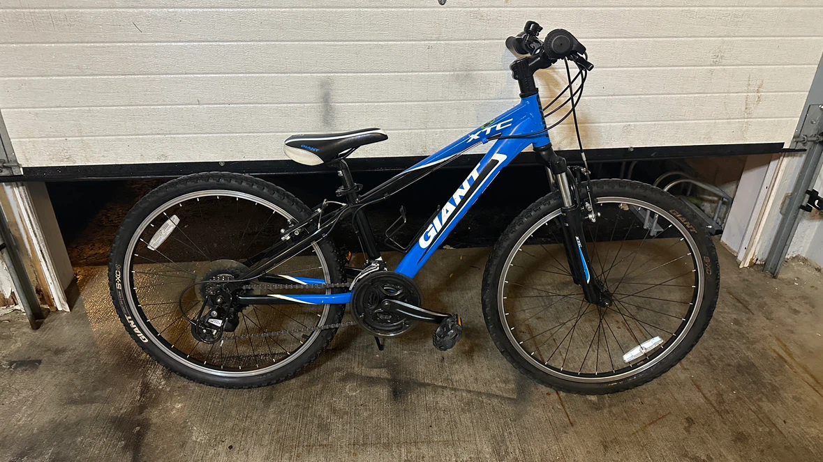 24” Giant XTC Kids Mountain Bike
