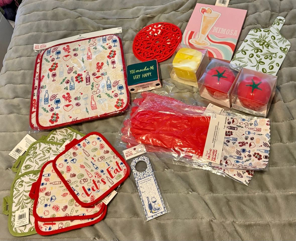 BRAND NEW Spring/ Summer Kitchen Set!!