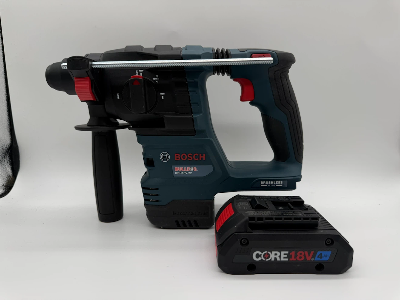 BOSCH 18V Brushless 3/4 in Rotary Hammer + CORE18V™ 4Ah Battery