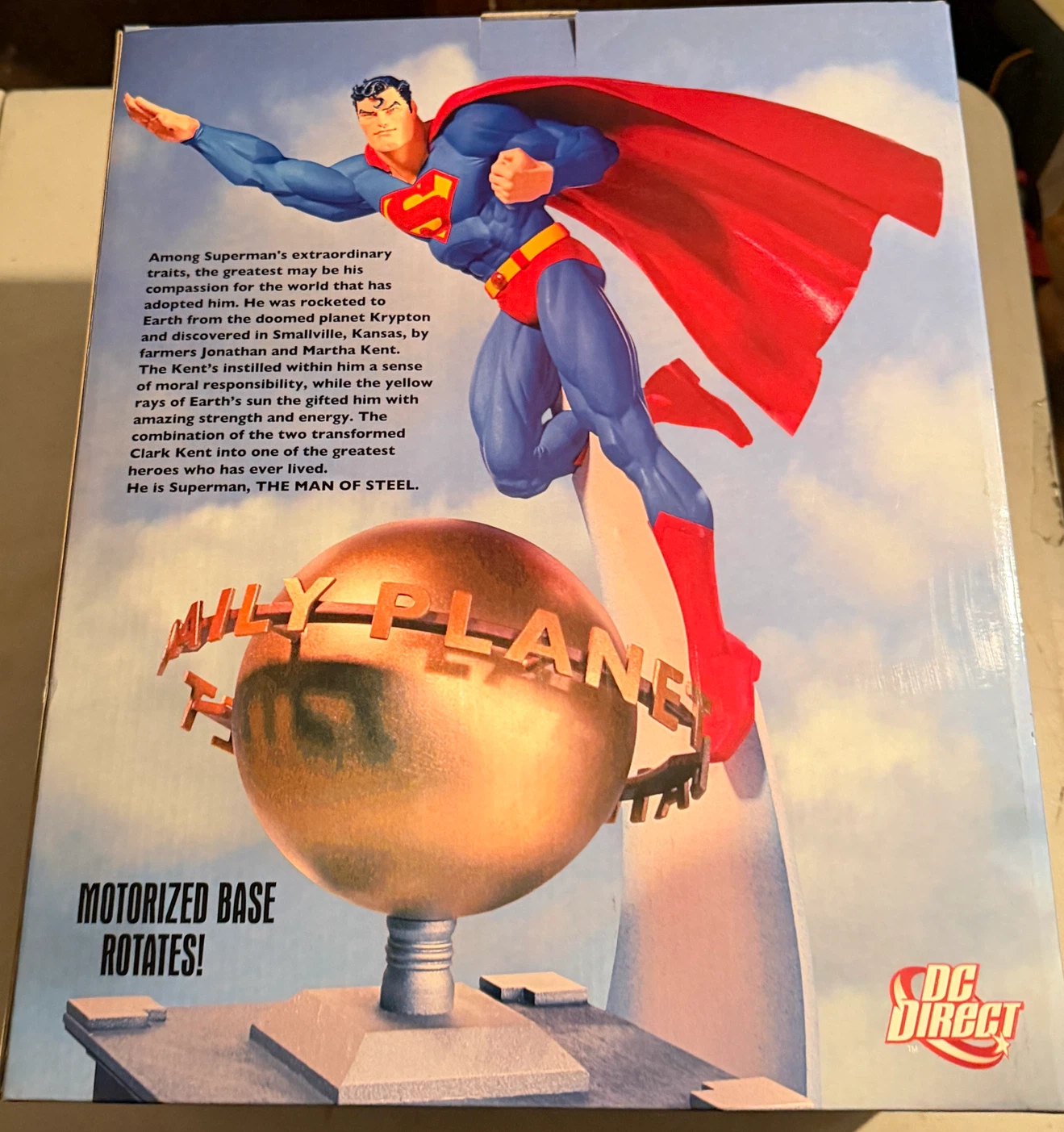 DC Direct Superman Deluxe Statue Limited Edition - photo 4