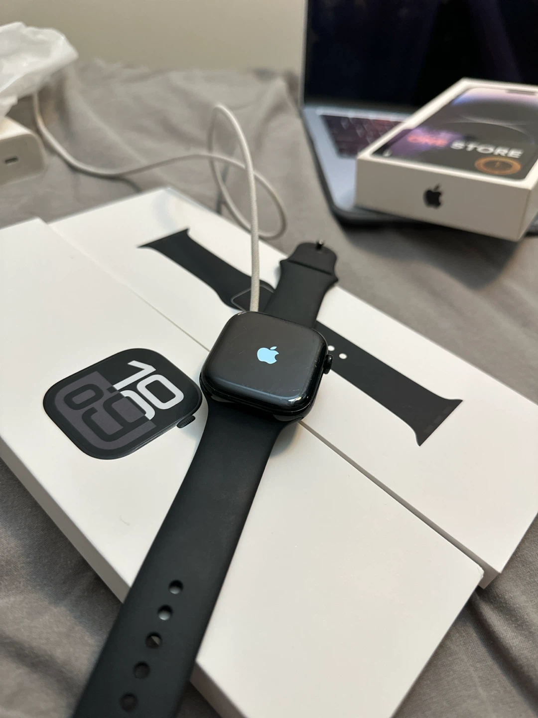 Apple iPhone 14 Pro Max and Apple Watch Series 10 - photo 3